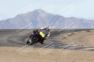 media/Nov-16-2025-Race Pace (Sun) [[8c5fa54630]]/Non Verified Riders (1st 20 Minutes)/6-Turn 12 (2pm)/